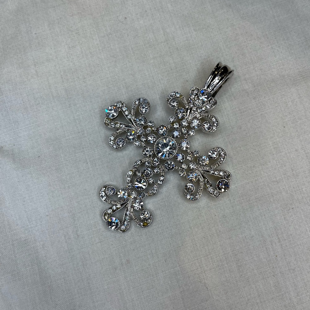Elegant Crystal Cross.  Can be used as brooch/pendant for pearls/chain.